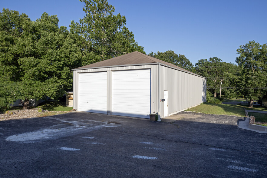 1177 N Independence St, Harrisonville, MO for lease - Building Photo - Image 3 of 3