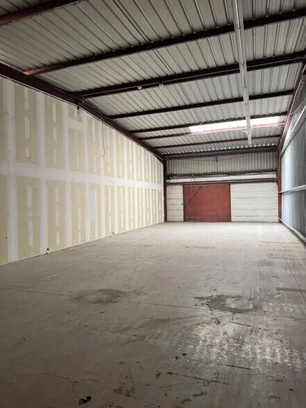 Industrial in Roubaix for sale - Interior Photo - Image 1 of 5