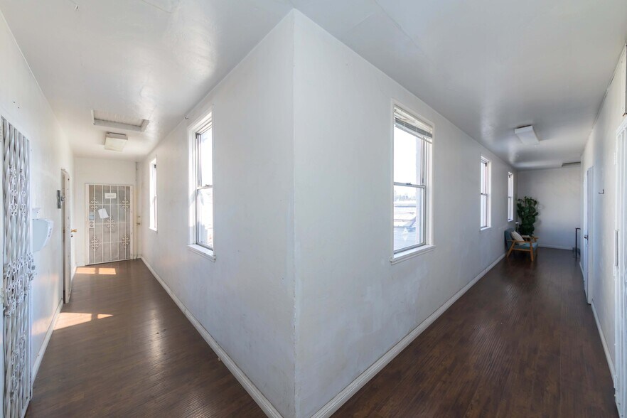 8881-8883 W Pico Blvd, Los Angeles, CA à vendre - Photo du bâtiment - Image 3 de 23