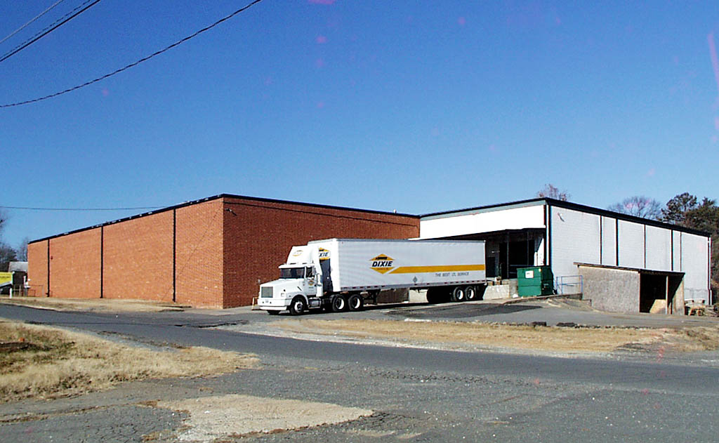 2222 Plastics Dr, Gastonia, NC for sale Primary Photo- Image 1 of 2
