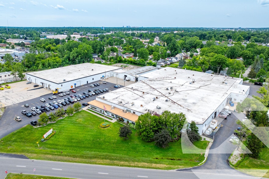 1955 Stephenson Hwy, Troy, MI for sale - Primary Photo - Image 1 of 7