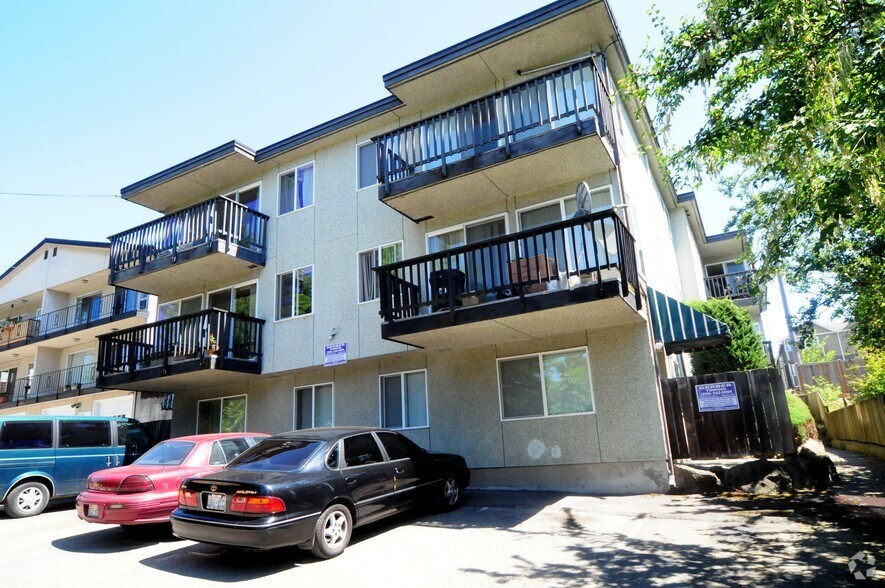 11023 Greenwood Ave N, Seattle, WA à vendre - Photo du bâtiment - Image 1 de 2