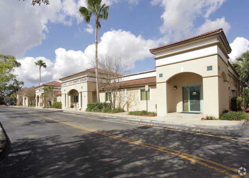 2665 Executive Park Dr, Weston, FL à louer - Photo du bâtiment - Image 3 de 7