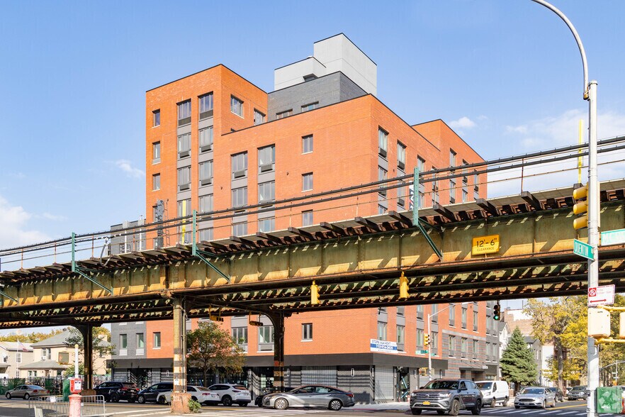 369 Quentin Rd, Brooklyn, NY à louer - Photo du bâtiment - Image 3 de 5