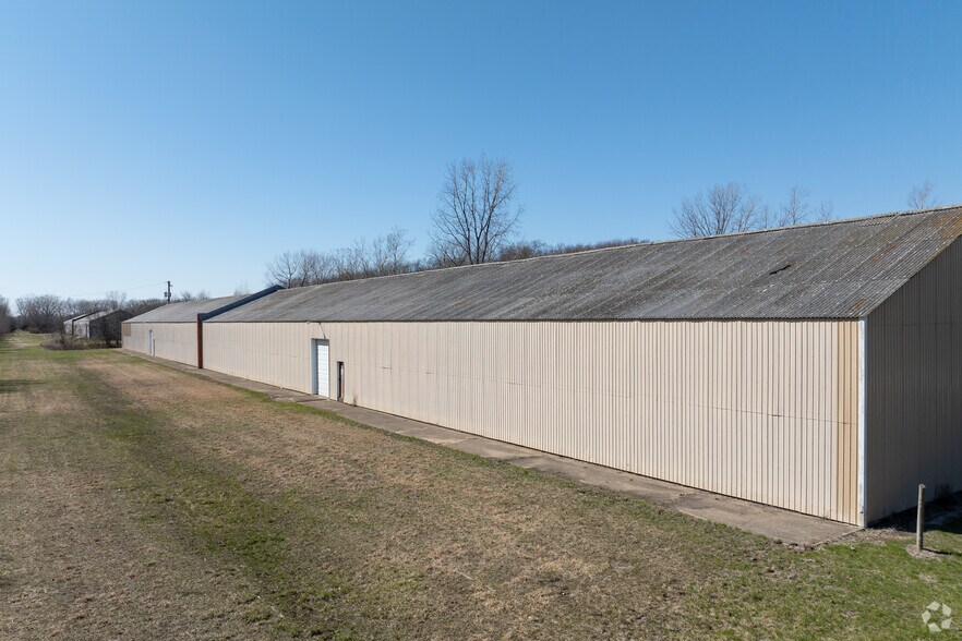 987 Subic Rd, Dixon, IL à vendre - Photo du bâtiment - Image 2 de 5