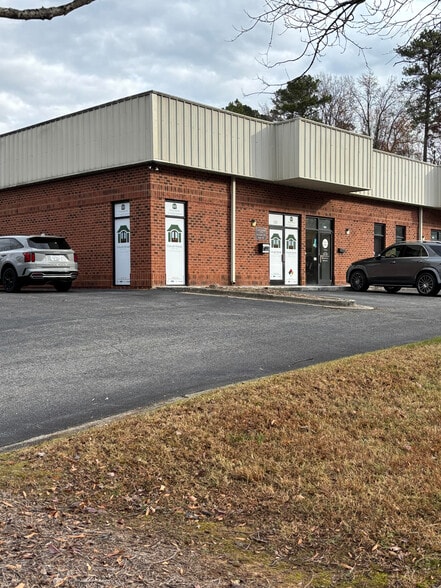 4904 Alpinis Dr, Raleigh, NC for lease - Building Photo - Image 2 of 13