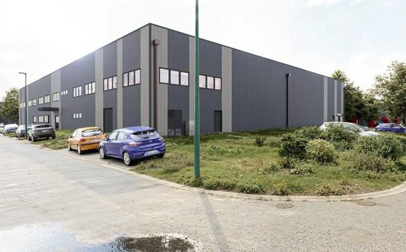 Industrial in Saint-Ouen-l'Aumône for lease - Building Photo - Image 1 of 2