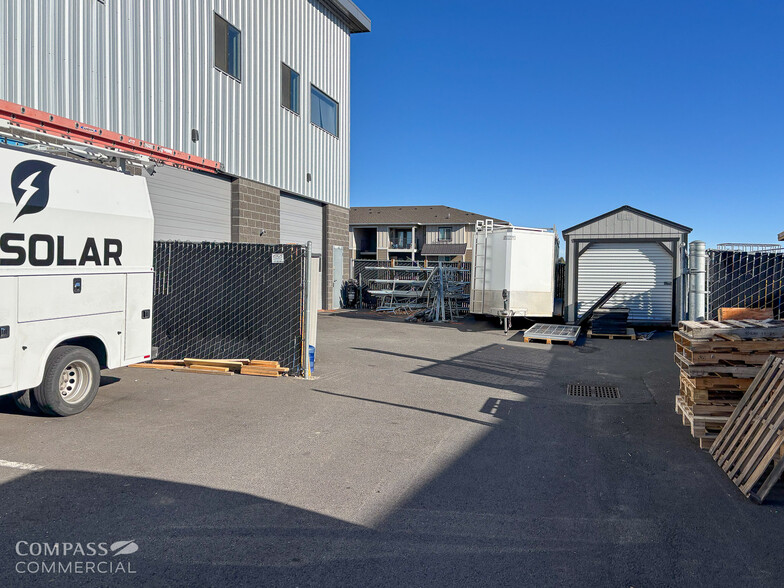 20784 High Desert Ln, Bend, OR for lease - Building Photo - Image 2 of 4