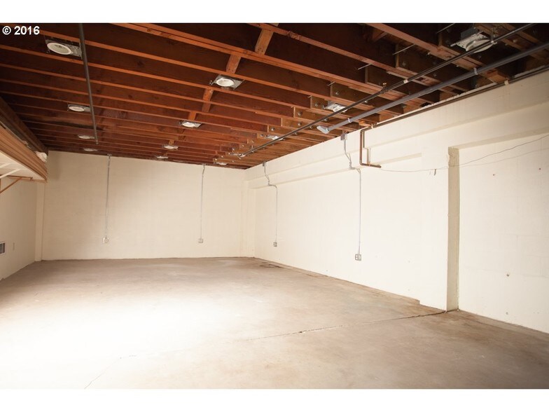 1044 Marine Dr, Astoria, OR à vendre - Photo intérieure - Image 3 de 31