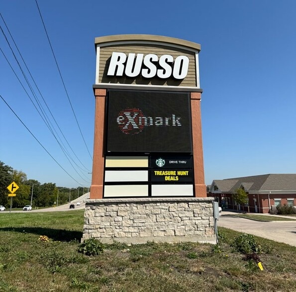1009 N Randall Rd, Elgin, IL à louer - Photo de l’enseigne - Image 2 de 3