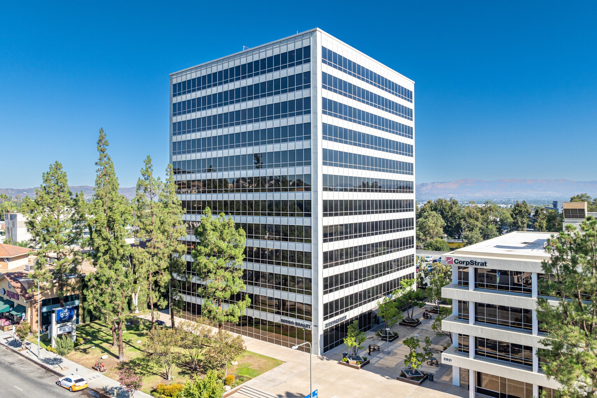 21031 Ventura Blvd, Woodland Hills, CA for lease Primary Photo- Image 1 of 13