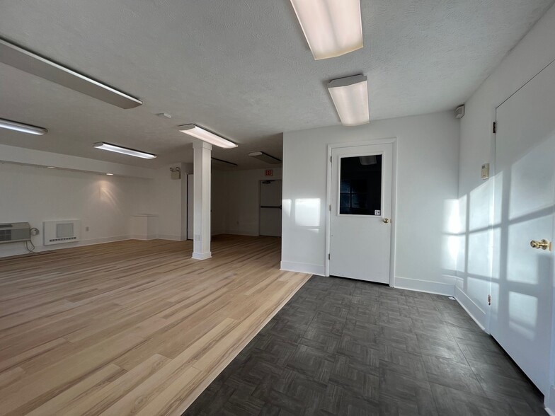 209 N 8th St, Stroudsburg, PA for lease - Building Photo - Image 2 of 8