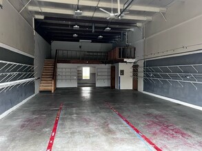 59 School Ground Rd, Branford, CT for lease Interior Photo- Image 2 of 5