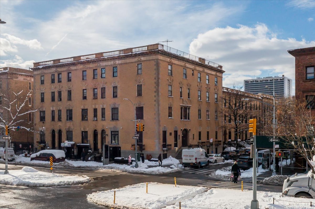 200 W 139th St, New York, NY à vendre Photo principale- Image 1 de 54