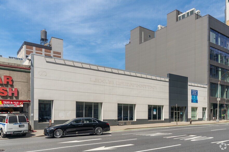 627 11th Ave, New York, NY à louer - Photo du bâtiment - Image 2 de 6