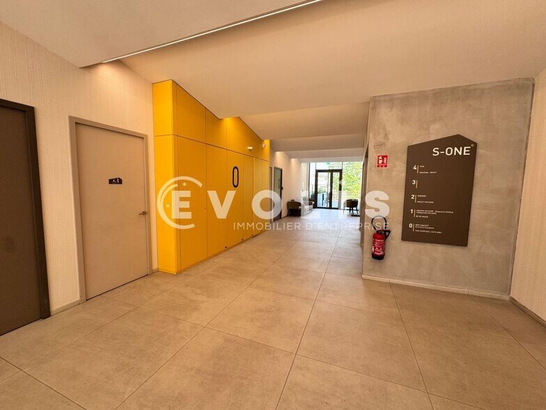 1-3 Avenue Sidoine Apollinaire, Lyon à louer - Photo du bâtiment - Image 3 de 5