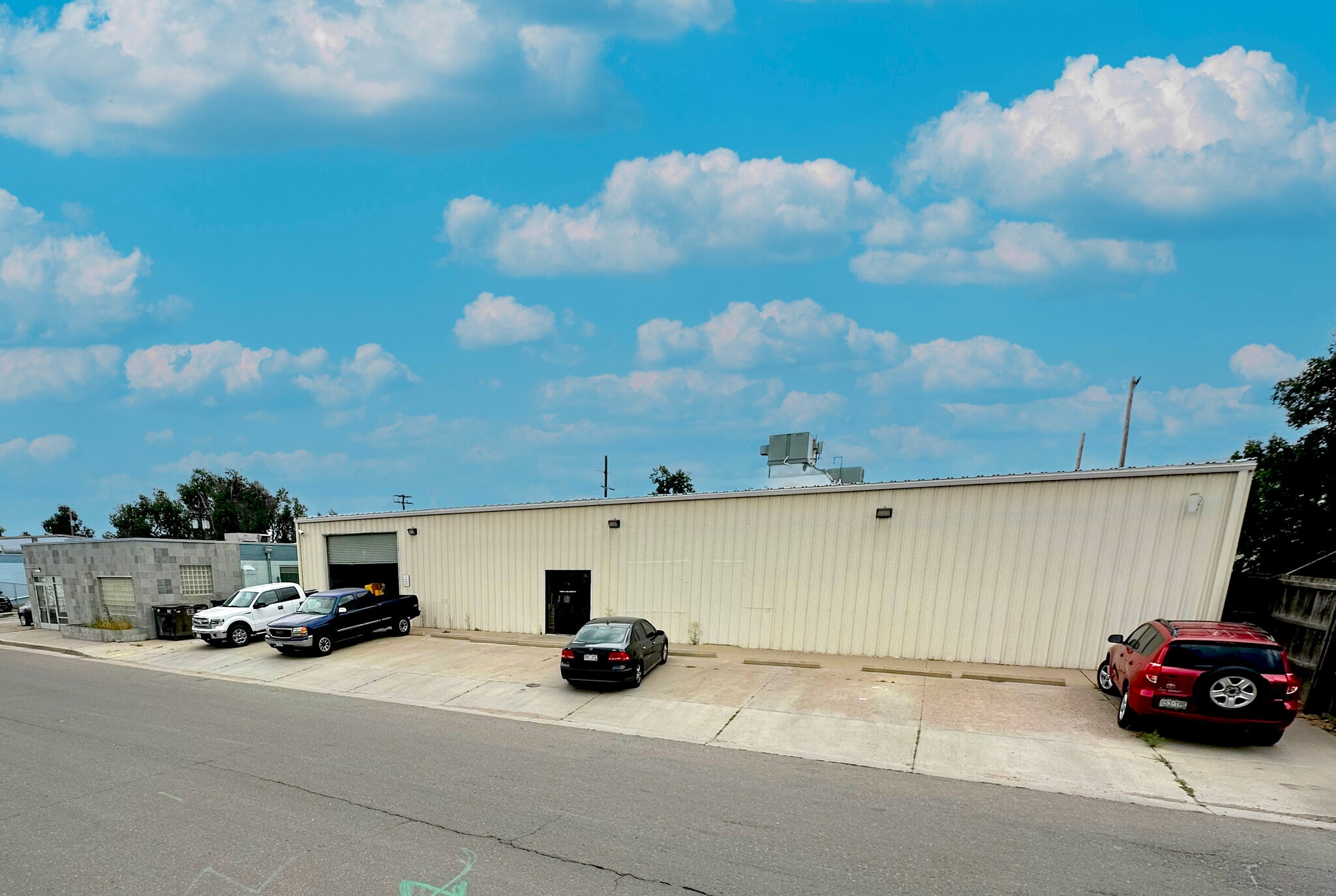 2380 S Delaware St, Denver, CO for sale Interior Photo- Image 1 of 2