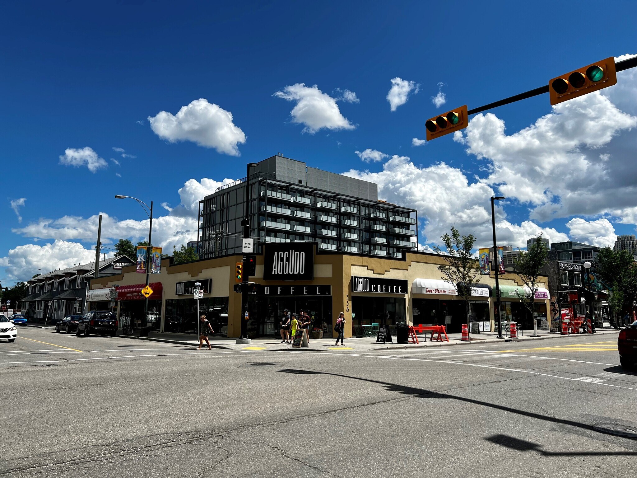 338 10th St NW, Calgary, AB for sale Building Photo- Image 1 of 1