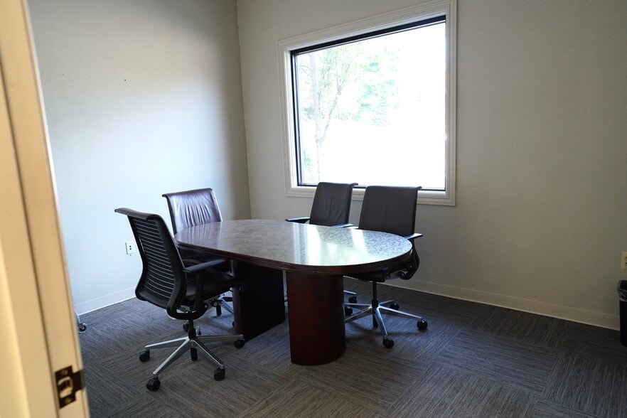 725 Bloomfield Ave, Verona, NJ for sale - Interior Photo - Image 3 of 11