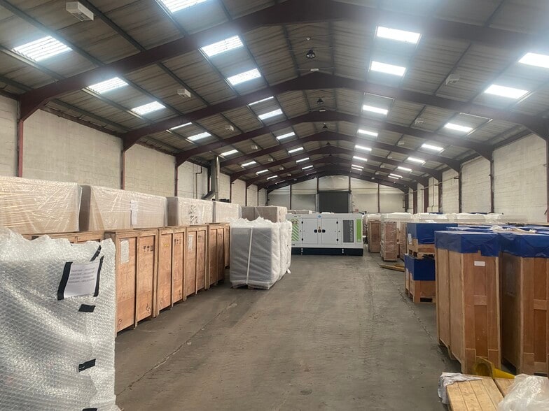 Hixon Airfield, Hixon for lease - Interior Photo - Image 2 of 4