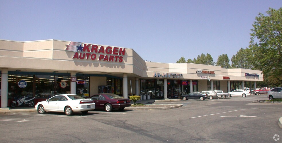 1111-1125 Branham Ln, San Jose, CA for lease - Building Photo - Image 2 of 15