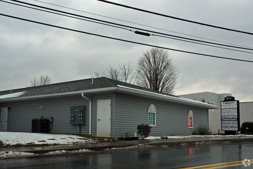 821 S Main St, Old Forge, PA à vendre - Photo du bâtiment - Image 2 de 4