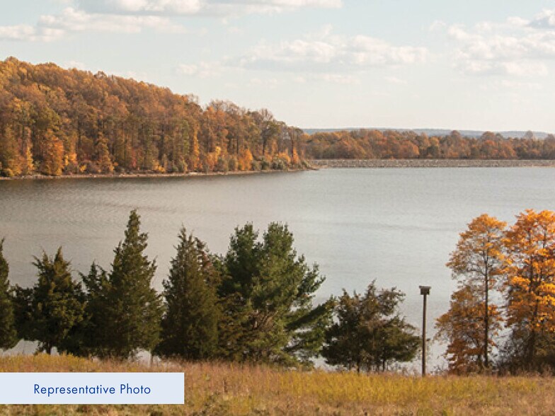 34 Merrill Creek Rd, Washington, NJ à vendre - Photo du bâtiment - Image 2 de 3