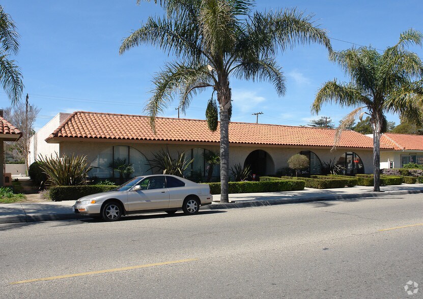 411-421 N A St, Oxnard, CA à louer - Photo du bâtiment - Image 2 de 4