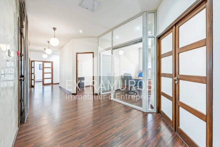 Office in Lyon for sale - Interior Photo - Image 2 of 8