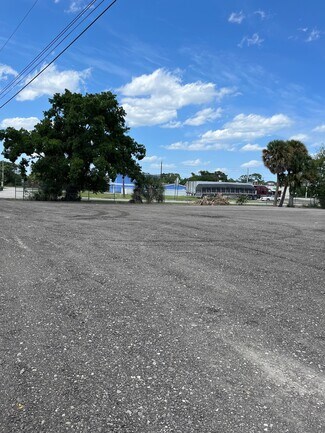 Plus de détails pour 3077 SE Dixie Hwy, Stuart, FL - Terrain à louer