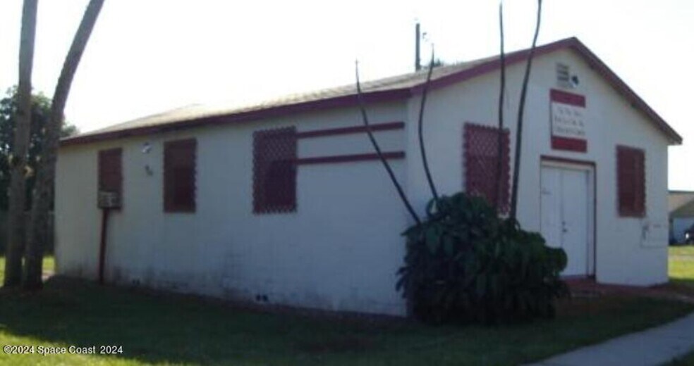 929 S Deleon Ave, Titusville, FL à vendre - Photo du bâtiment - Image 3 de 9