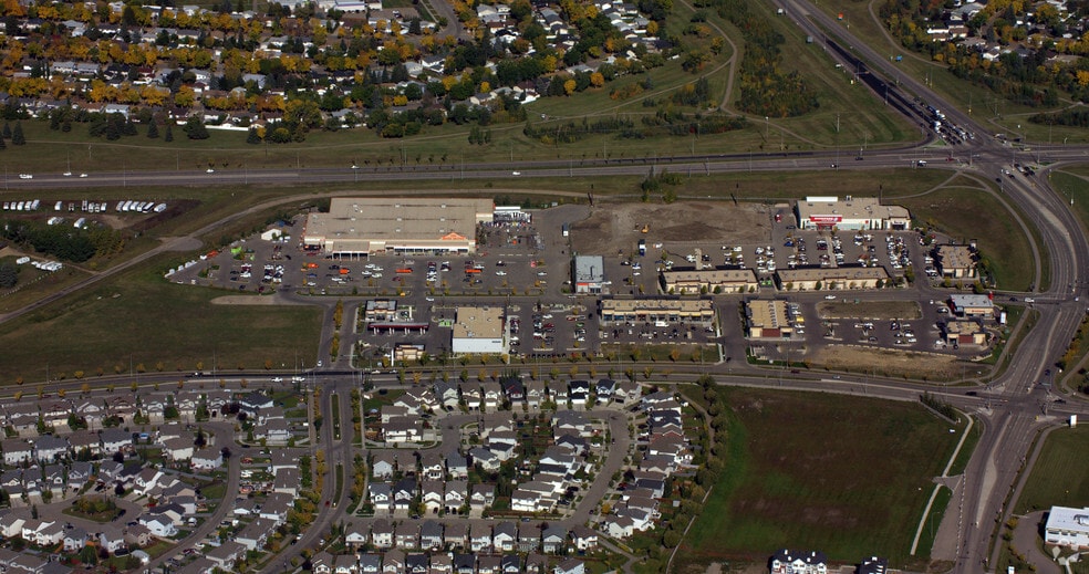 9284 Southfort Dr, Fort Saskatchewan, AB à louer - Photo du bâtiment - Image 2 de 2