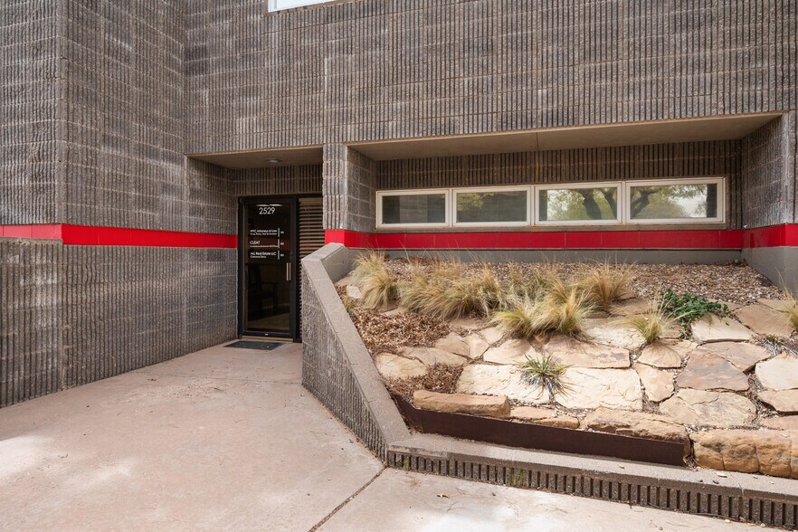 2529 74th St, Lubbock, TX à vendre - Photo du bâtiment - Image 2 de 30