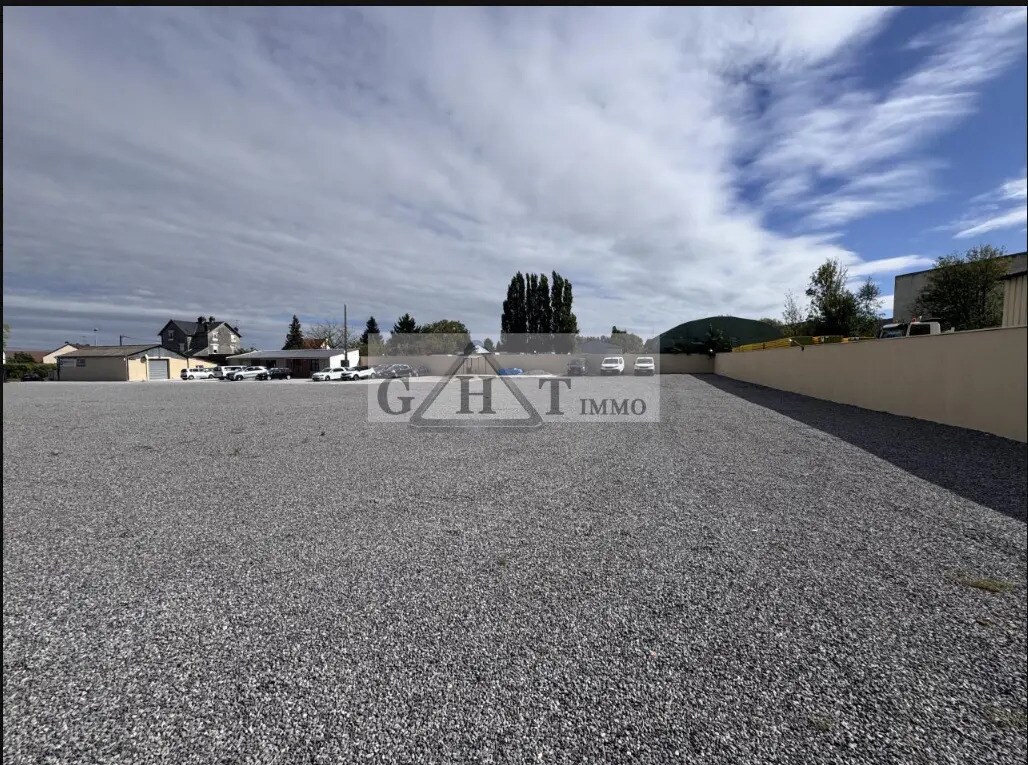 Industrial in Vaux-le-Pénil for sale Building Photo- Image 1 of 4