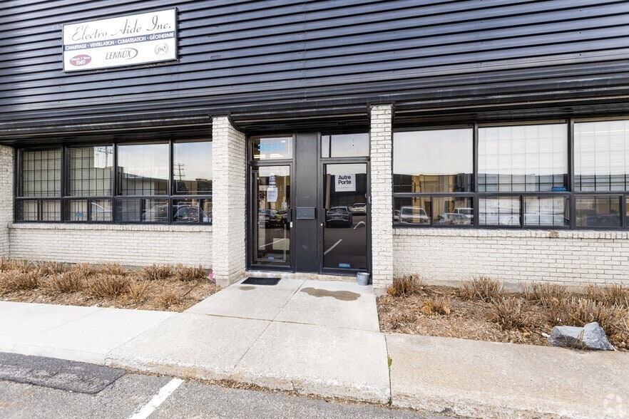 3440-3560 Rue Ashby, Montréal, QC à louer - Photo du bâtiment - Image 3 de 5