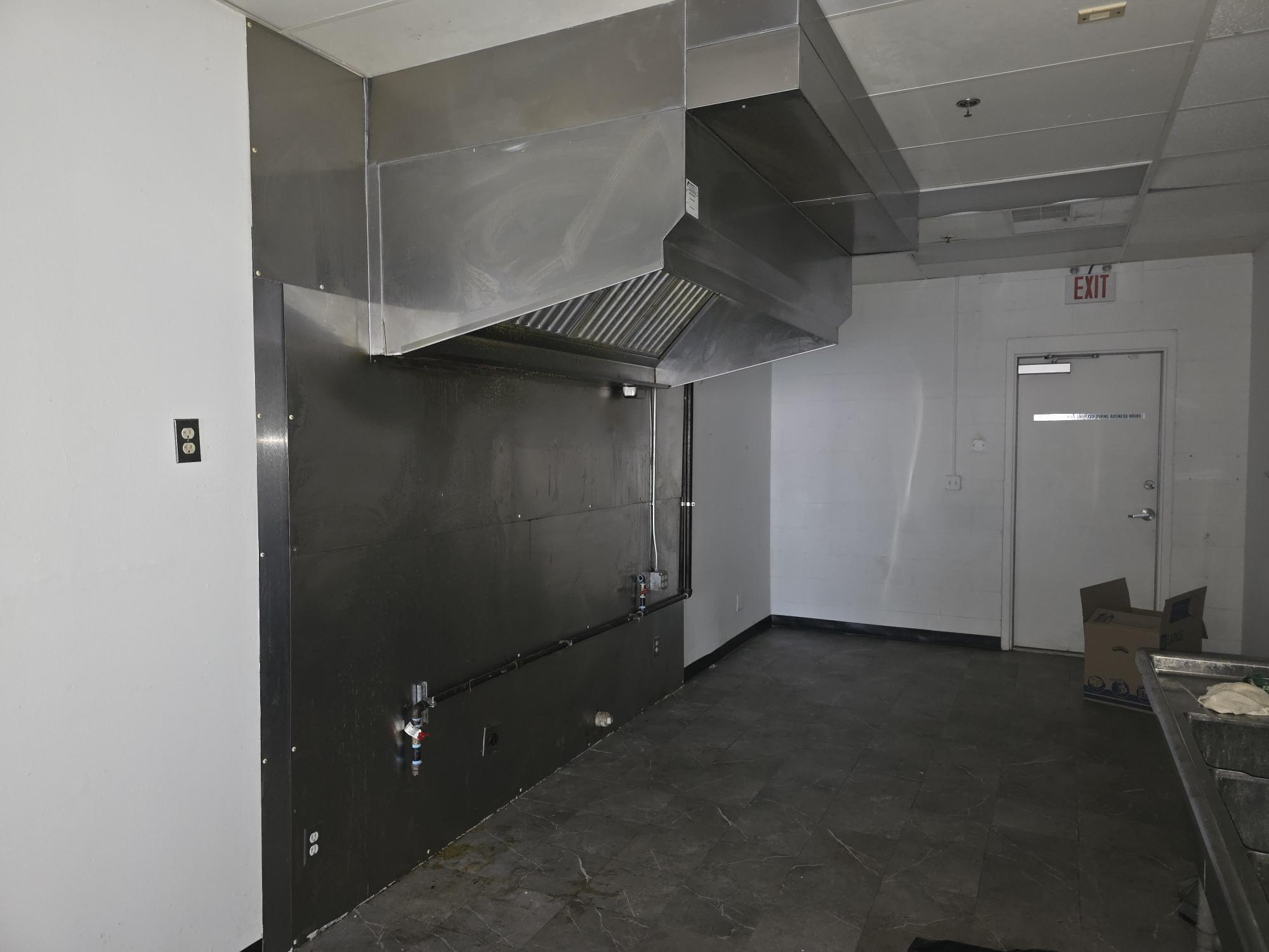 101 N Douglas Blvd, Midwest City, OK for lease Interior Photo- Image 1 of 2