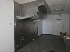 101 N Douglas Blvd, Midwest City, OK for lease Interior Photo- Image 1 of 2