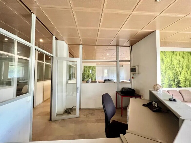 Bureau dans Saint-Maur-des-Fossés à louer - Photo du bâtiment - Image 2 de 7