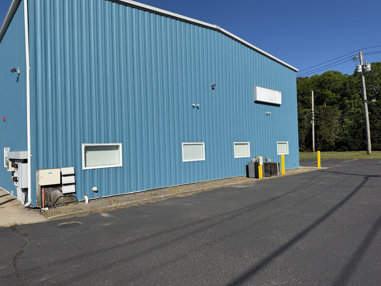 66 Old Country Rd, Quogue, NY for lease - Building Photo - Image 3 of 22
