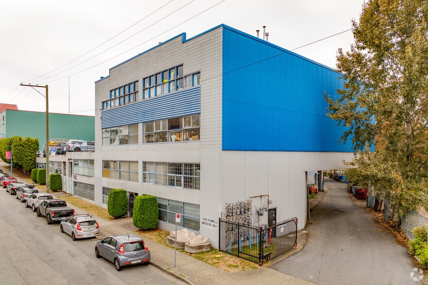 950 Powell St, Vancouver, BC à louer - Photo du bâtiment - Image 3 de 3