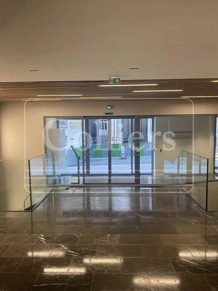 16 Rue De L'Amiral Hamelin, Paris à louer - Hall d’entrée - Image 2 de 7