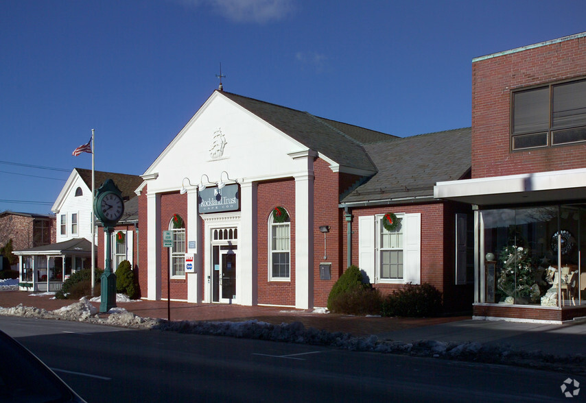 442 Main St, Hyannis, MA for lease - Building Photo - Image 2 of 3