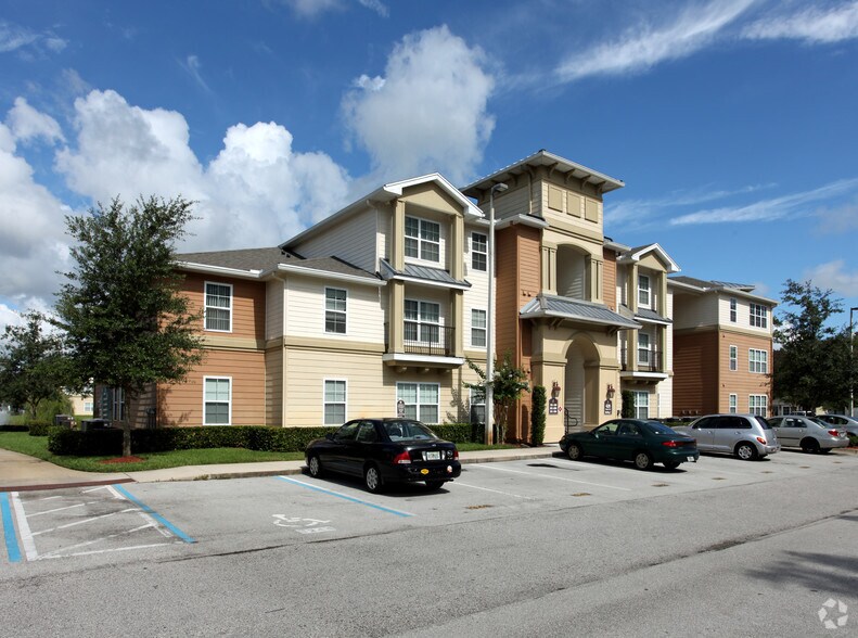 450 Fontana Cir, Oviedo, FL à louer - Photo principale - Image 3 de 31