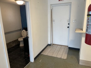 427 S Church St, Saint Peters, MO for lease Interior Photo- Image 2 of 6