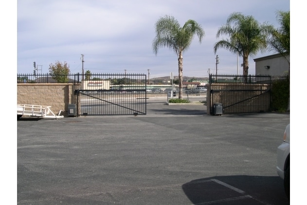 24663 Railroad Ave, Santa Clarita, CA for sale - Building Photo - Image 2 of 10