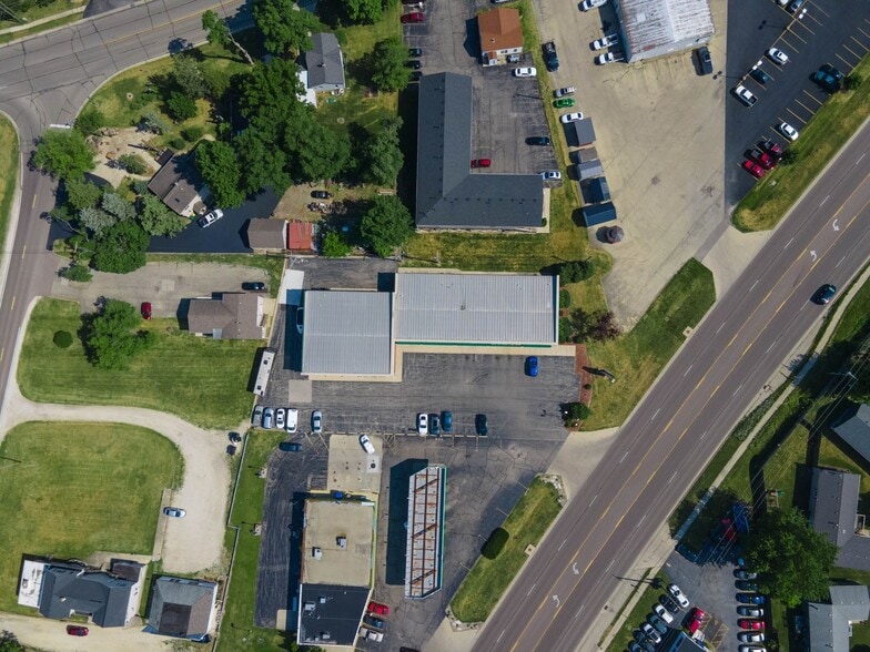 1565 Dekalb Ave, Sycamore, IL for lease - Building Photo - Image 3 of 7