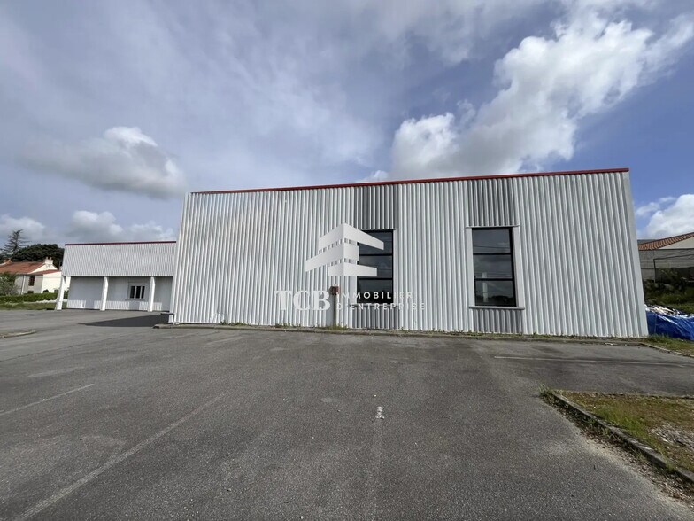 Flex dans Couëron à louer - Photo du bâtiment - Image 1 de 12