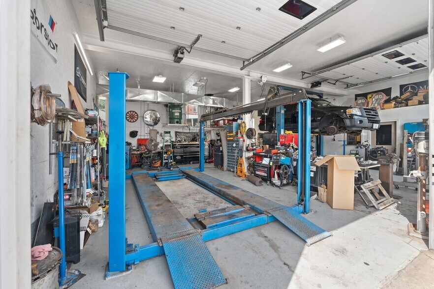 25 Grand Ave, Cumberland, RI à louer - Photo du bâtiment - Image 3 de 10