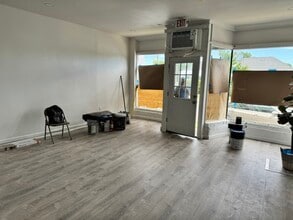 612 Hamilton St, Somerset, NJ for lease Interior Photo- Image 1 of 3