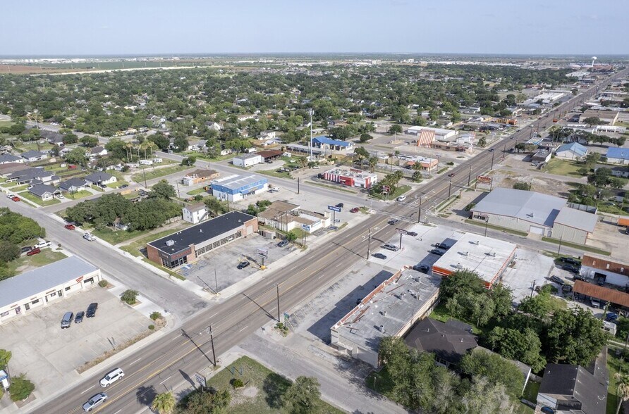 307 S 14th St, Kingsville, TX à vendre - Photo du bâtiment - Image 2 de 5